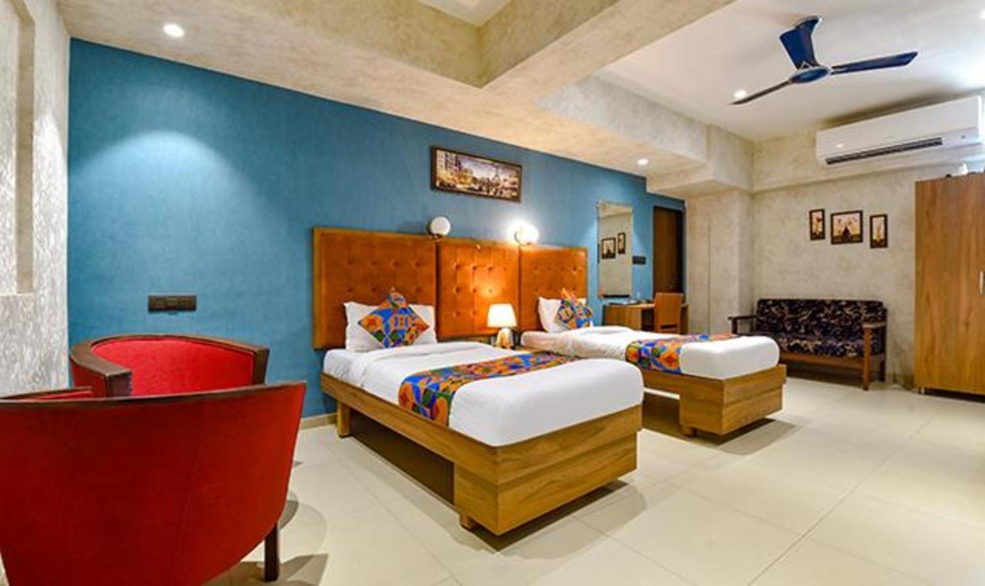 Fabhotel Siddharth Corporate - Vavol, Gandhinagar Exterior photo