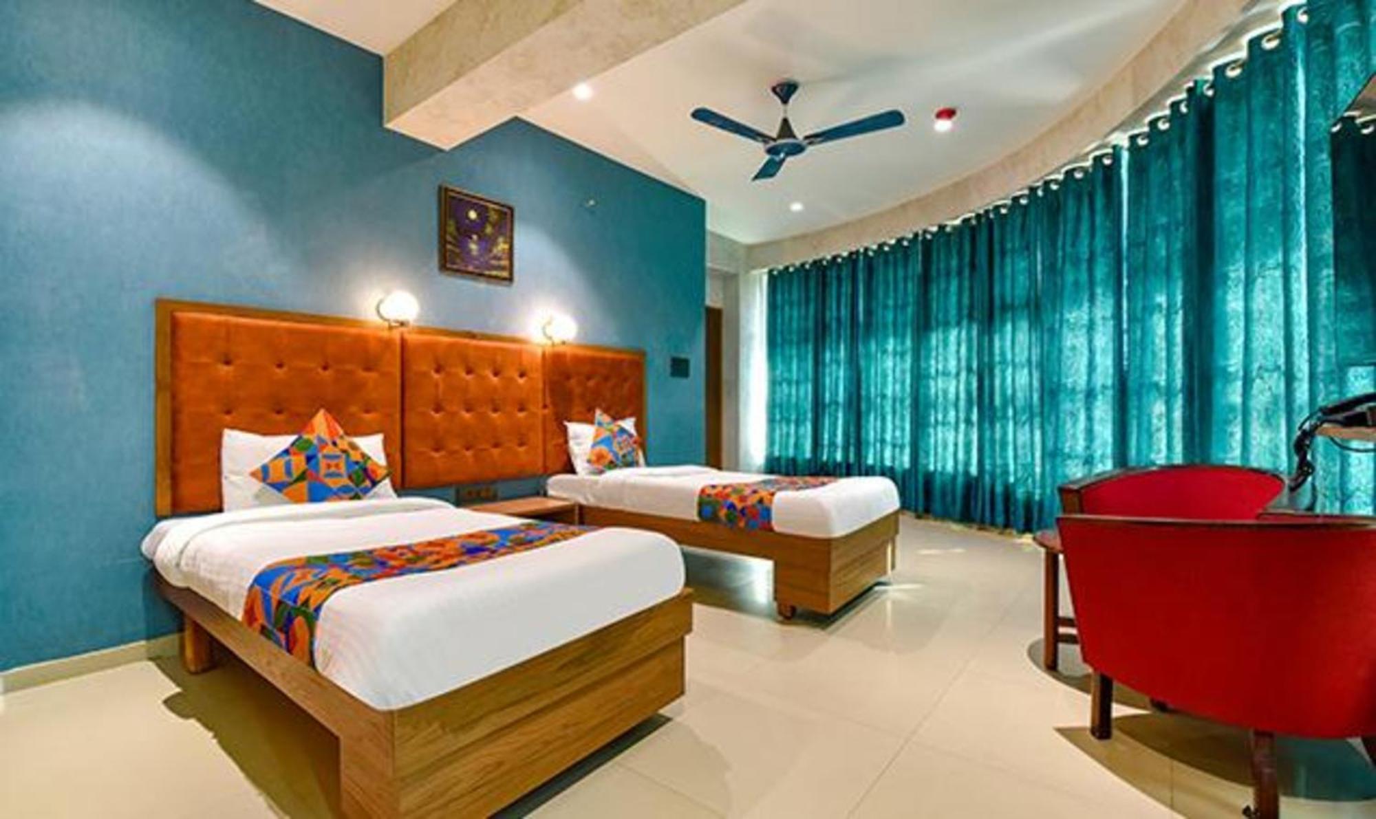 Fabhotel Siddharth Corporate - Vavol, Gandhinagar Exterior photo