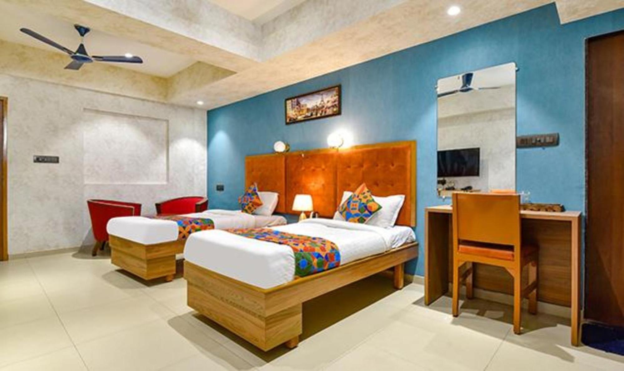 Fabhotel Siddharth Corporate - Vavol, Gandhinagar Exterior photo