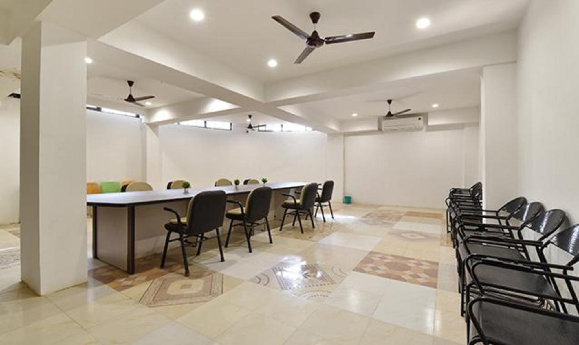 Fabhotel Siddharth Corporate - Vavol, Gandhinagar Exterior photo