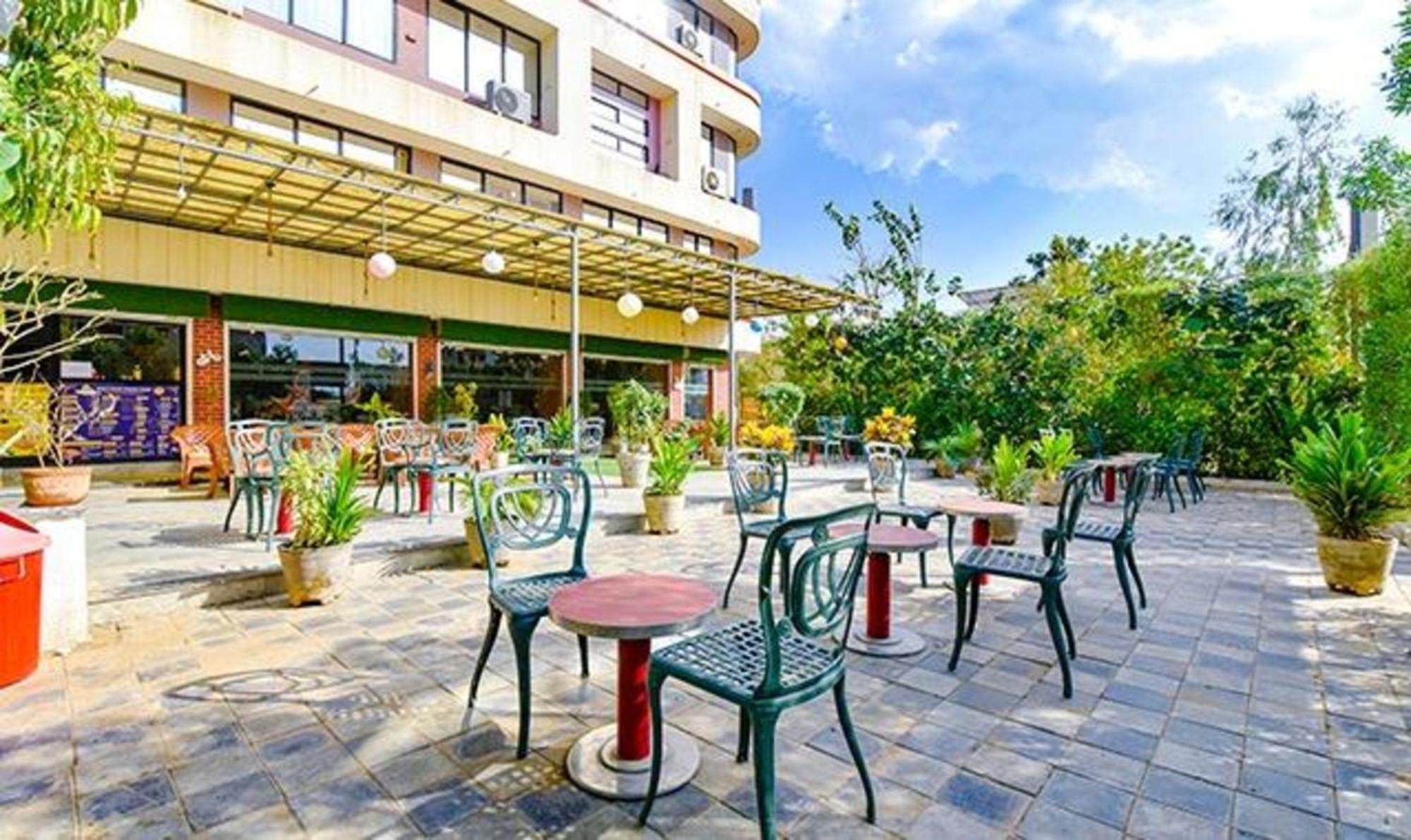 Fabhotel Siddharth Corporate - Vavol, Gandhinagar Exterior photo