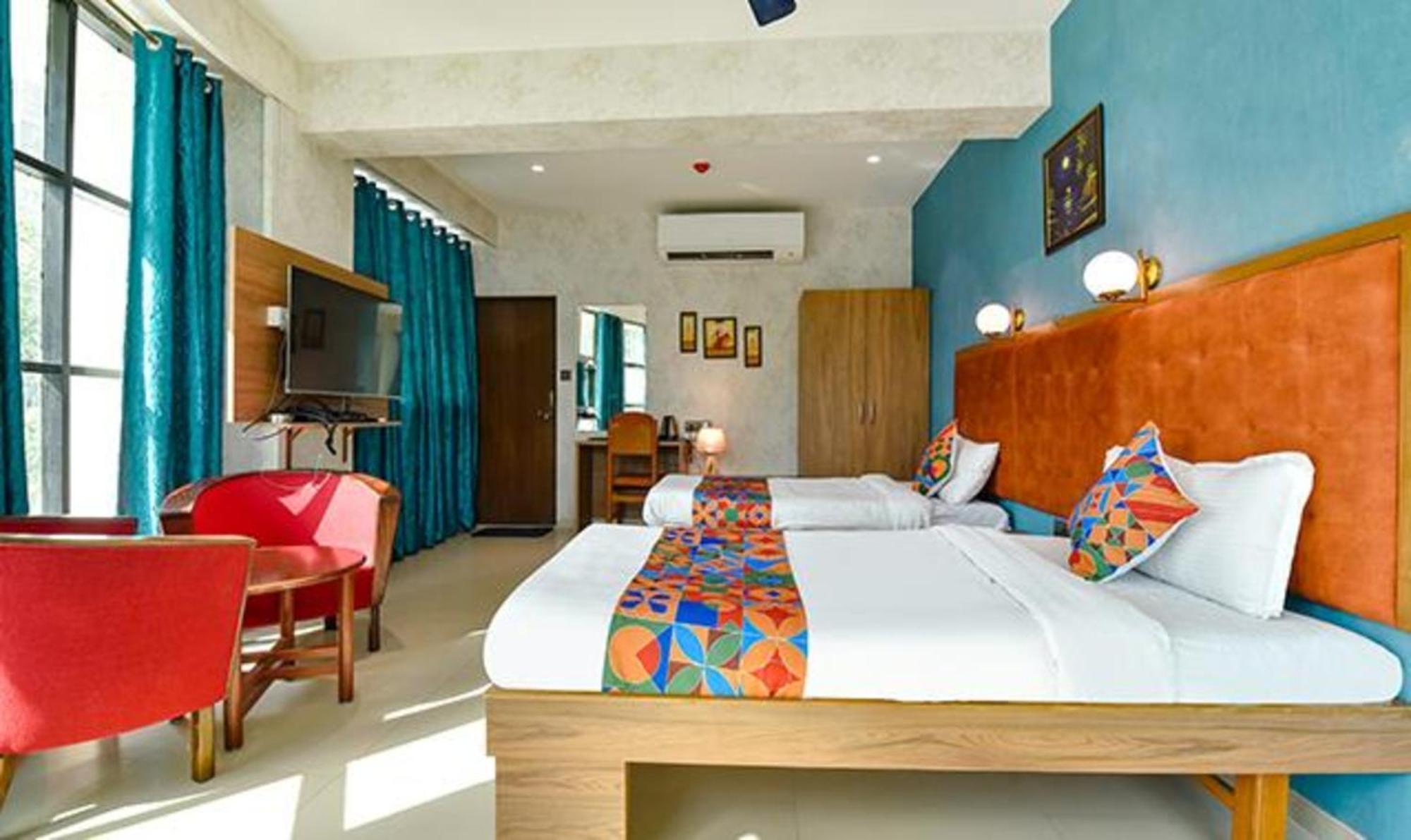 Fabhotel Siddharth Corporate - Vavol, Gandhinagar Exterior photo